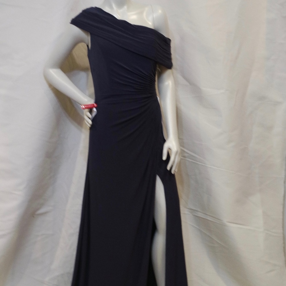 IEENA FOR MAC DUGGAL Ruched One-Shoulder Trumpet Gown Size 8 Color Charcoal - Picture 2 of 13